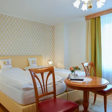 Hametner Mit Innviertlerhof Mit Direktem Zugang Zur Therme Mediterrana Durch Unseren Garten! Hotel Bad Hall