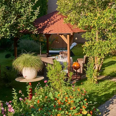 Hotel Hametner Mit Innviertlerhof Mit Direktem Zugang Zur Therme Mediterrana Durch Unseren Garten!