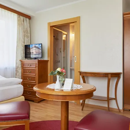 Hametner Mit Innviertlerhaus Mit Thermenzugang Бад-Халль